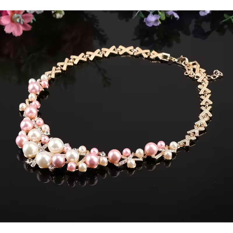 Romantiskt Statement-set med Pärlkluster och Strass i Blomdesign
