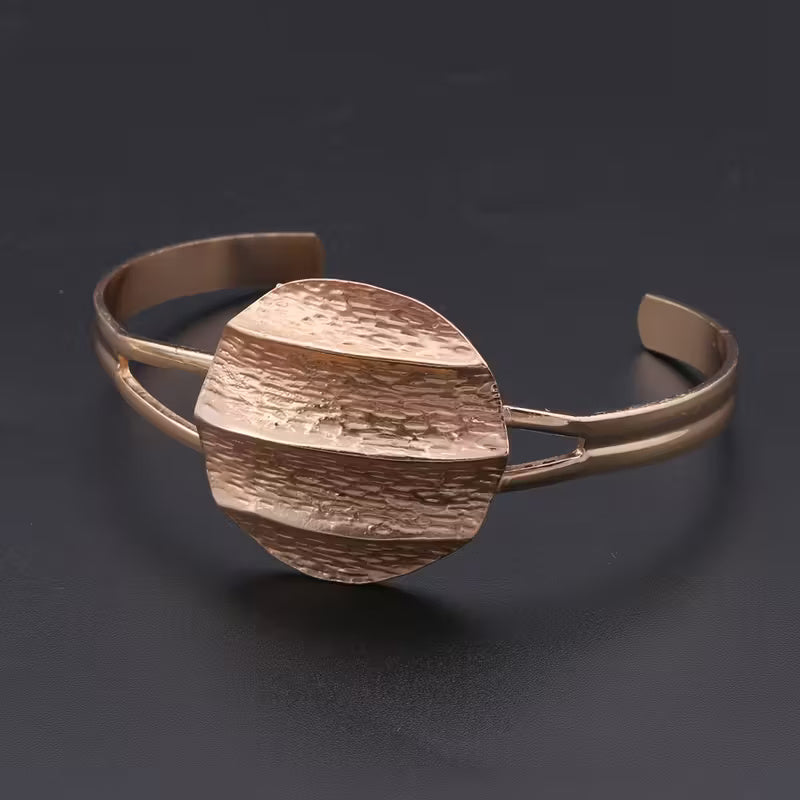 Modernistiskt Smyckesset i Roséguldton med Hamrad Plattdesign - 4 Delar